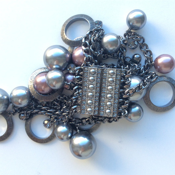 Givenchy Pearl & Circle Bracelet - Picture 4 of 7